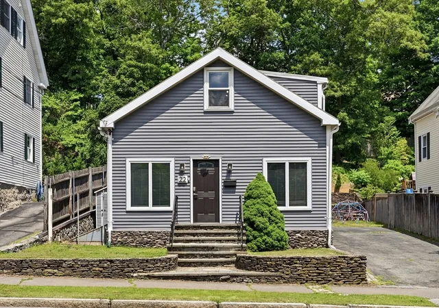 Homes for sale in Wellesley, MA | 22 Cedar St, Wellesley, MA 02482 | MLS# 73545904