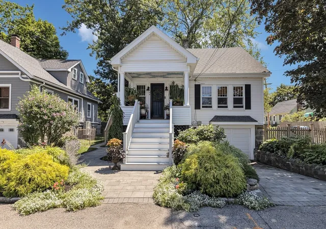 1st image of 54 Summit St, Hyde Park, MA 02136 | MLS# 73560032