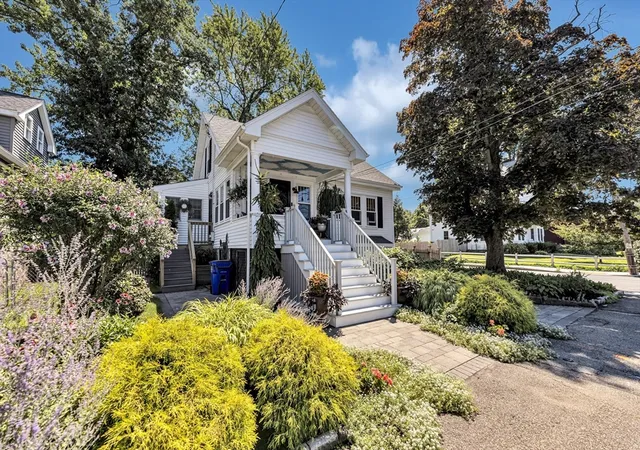 27th image of 54 Summit St, Hyde Park, MA 02136 | MLS# 73560032