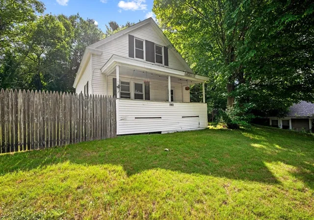 Homes for sale in Oxford, MA | 190 Main Street, Oxford, MA 01540 | MLS# 73549084
