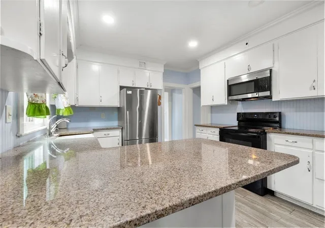 3rd image of 26 W Elm Ter, Brockton, MA 02301 | MLS# 73533328