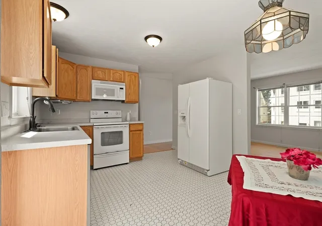 4th image of 5 Princeton St #5, Worcester, MA 01610 | MLS# 73561215