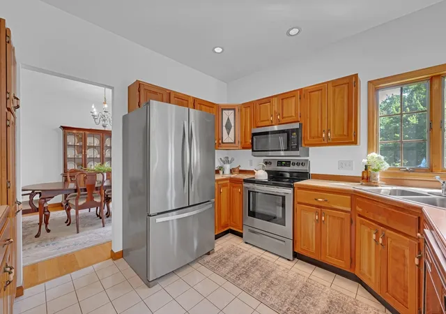 5th image of 320 Marshall St, Paxton, MA 01612 | MLS# 73555124