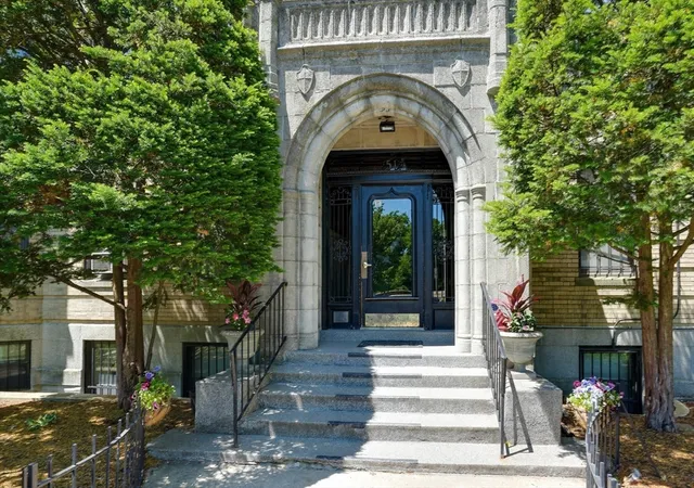 1st image of 51 Park Dr #27, Boston, MA 02215 | MLS# 73530768