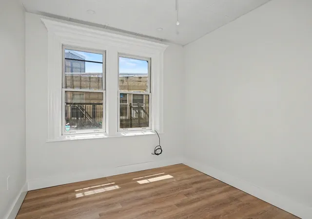 3rd image of 51 Park Dr #27, Boston, MA 02215 | MLS# 73530768
