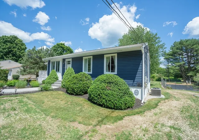 4th image of 305 Scadding Street, Taunton, MA 02780 | MLS# 73541592