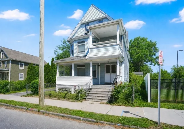 17th image of 658 Union St, Springfield, MA 01109 | MLS# 73522088