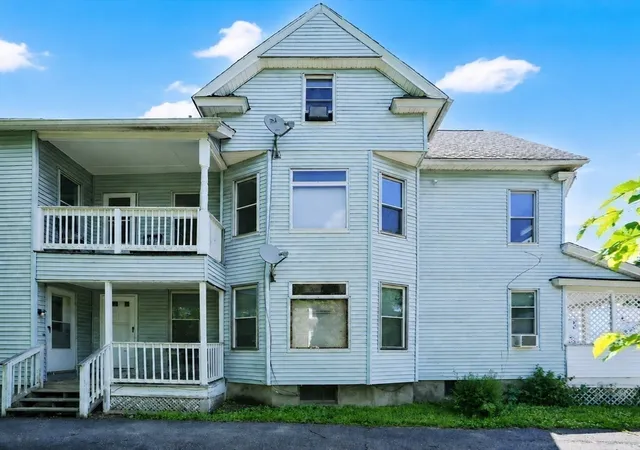 2nd image of 658 Union St, Springfield, MA 01109 | MLS# 73522088