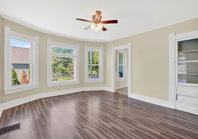 3rd image of 658 Union St, Springfield, MA 01109 | MLS# 73522088