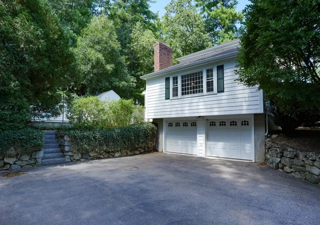 35th image of 21 Village Green, Norfolk, MA 02056 | MLS# 73566203