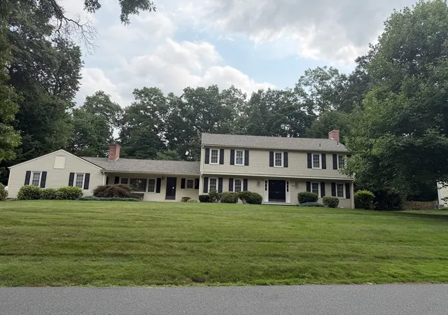 1st image of 29 W Colonial Rd, Wilbraham, MA 01095 | MLS# 73556117