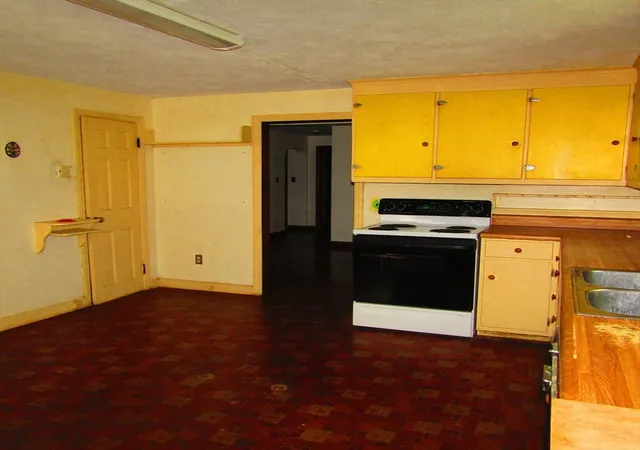 Photo 3 of Single family home for sale at 144 West St, Amherst, MA 01002 | MLS# 73565529 | Listing updated on 2026-09-17