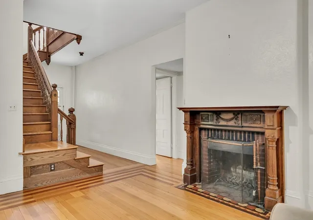 2nd image of 16 Harris St, Brookline, MA 02446 | MLS# 73565926
