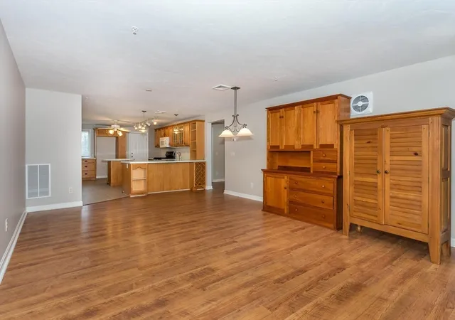 3rd image of 4 Highland Ter, Plymouth, MA 02360