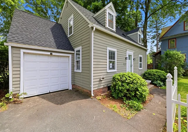 Photo 3 of Sale Pending at 43 Elm St, East Longmeadow, MA 01028 | MLS# 73535227 | Listing updated on 2026-08-30