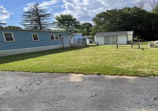 3rd image of 23 Riverview Cir, Brimfield, MA 01010 | MLS# 73542736
