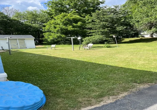 4th image of 23 Riverview Cir, Brimfield, MA 01010 | MLS# 73542736