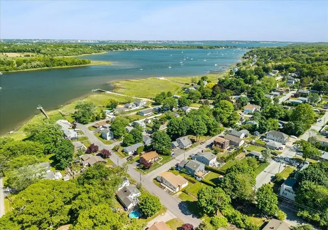 Homes for sale in Warren, RI | 10 Lincoln Ave, Warren, RI 02885 | MLS# 73531211
