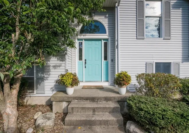 3rd image of 4 Phillips Pl, Hadley, MA 01035 | MLS# 73560772
