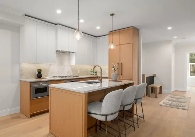Photo 2 of Condo for sale at 144 Worcester St #II, Boston, MA 02118 | MLS# 73546242 | Listing updated on 2026-09-28