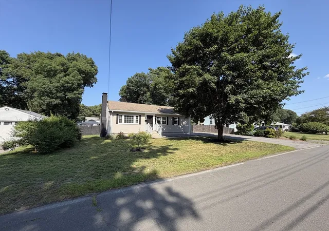 image of 8 Fairbrook Rd, Framingham, MA 01701 | MLS# 73550608