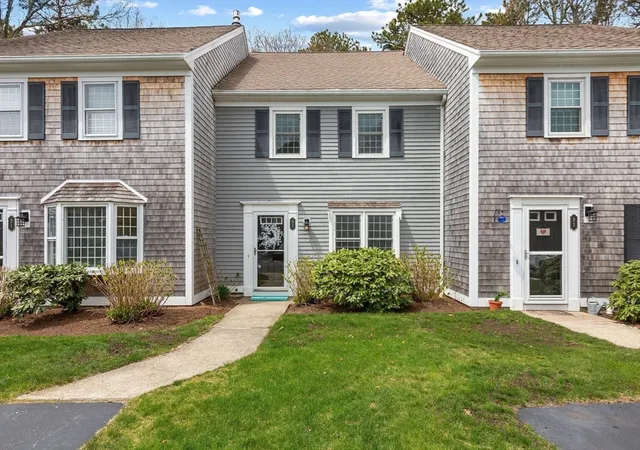 3rd image of 287 Ocean St #D2, Barnstable, MA 02601 | MLS# 73514511