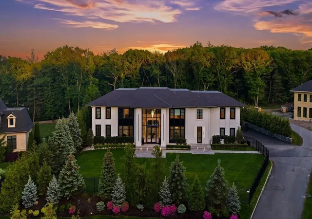 42nd image of 33 Sears Rd, Brookline, MA 02445 | MLS# 73537408