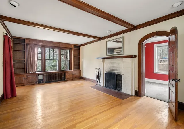 Photo 3 of Sale Pending at 10 Stoneleigh Cir, Watertown, MA 02472 | MLS# 73507277 | Listing updated on 2026-05-06