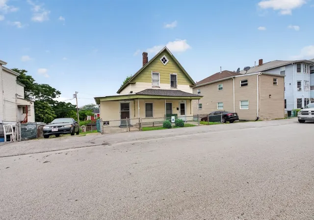 Photo 3 of Sale Pending at 59 Orient St, Worcester, MA 01604 | MLS# 73551353 | Listing updated on 2026-09-27