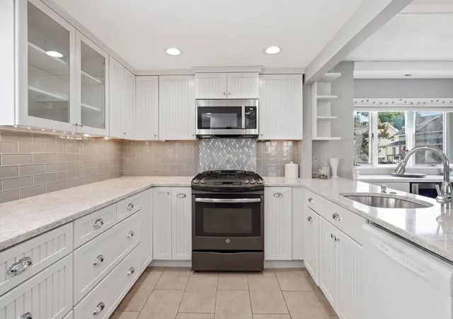 Photo 2 of Single family home for sale at 27 Billows St, Winthrop, MA 02152 | MLS# 73526371 | Listing updated on 2026-08-31