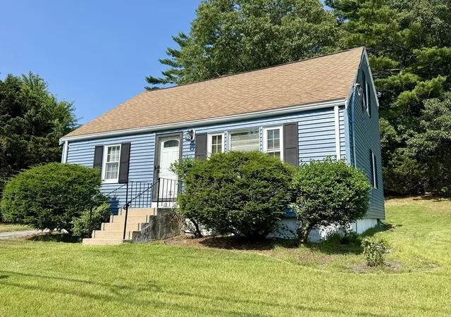 Homes for sale in Avon, MA | 12 Hendricks St, Avon, MA 02322 | MLS# 73546067