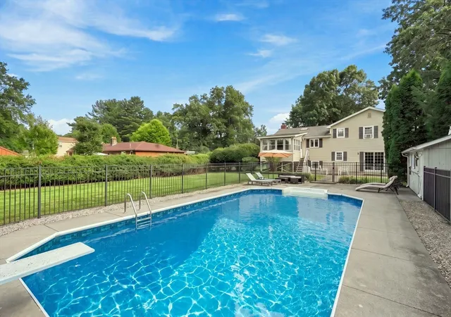 Photo 3 of Sale Pending at 367 Steiger Dr, Westfield, MA 01085 | MLS# 73565101 | Listing updated on 2026-08-30