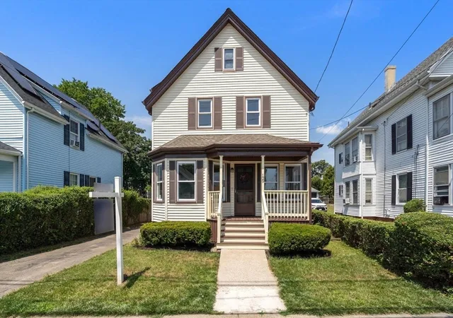 2nd image of 129 Maple Street, Lynn, MA 01904 | MLS# 73549920