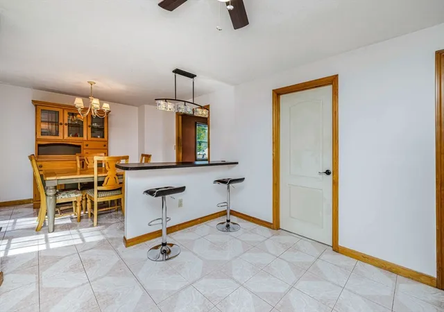 5th image of 40 Azalea Dr, Taunton, MA 02718