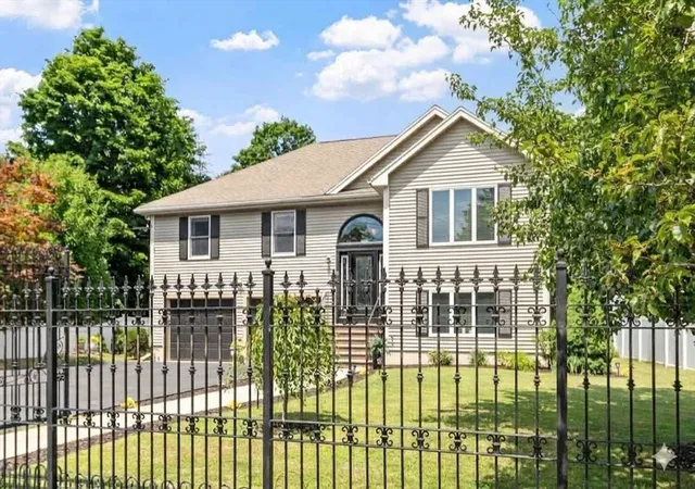 1st image of 33 Highland Avenue, Saugus, MA 01906 | MLS# 73553664