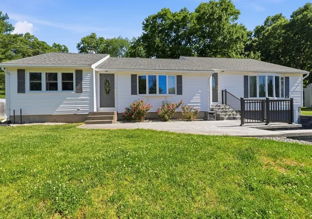 Homes for sale in Wilbraham, MA | 9 Pine Dr, Wilbraham, MA 01095 | MLS# 73537629