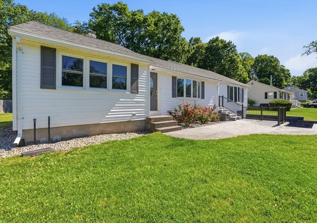 Homes for sale in Wilbraham, MA | 9 Pine Dr, Wilbraham, MA 01095 | MLS# 73537629