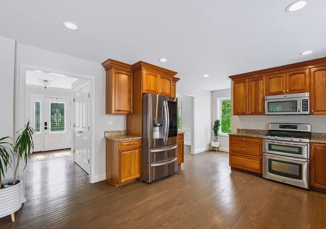 4th image of 77 Boston St, Middleton, MA 01949 | MLS# 73550112