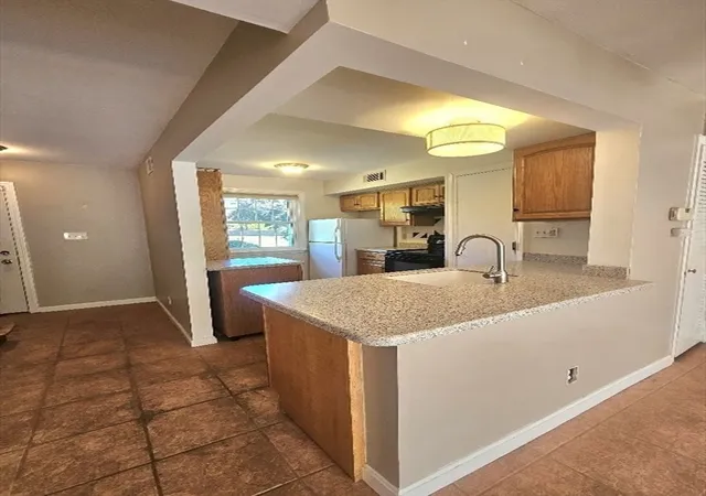 3rd image of 2003 Windsor Dr #2003, Framingham, MA 01701 | MLS# 73554812