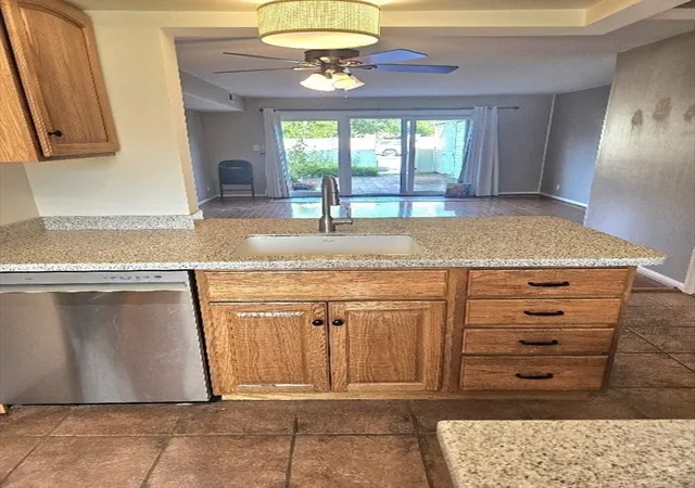 4th image of 2003 Windsor Dr #2003, Framingham, MA 01701 | MLS# 73554812