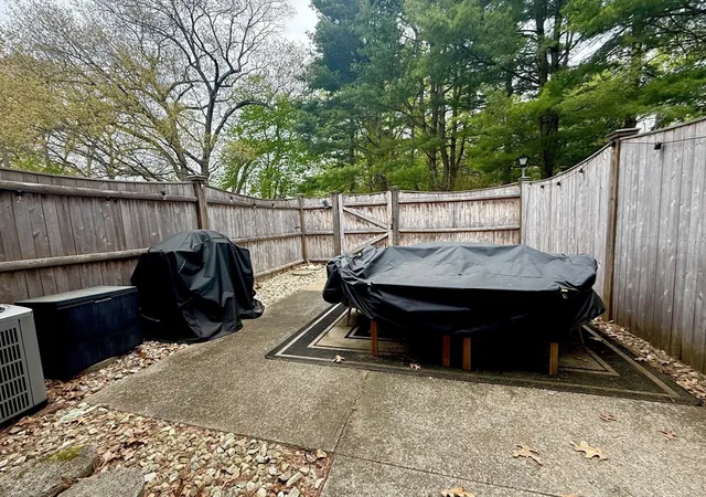Homes for sale in Springfield, MA | 115 Jamestown Drive, Springfield, MA 01108 | Houzeo