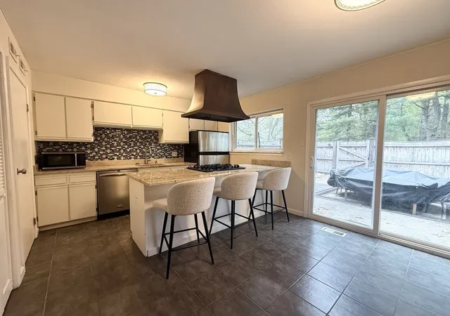 Homes for sale in Springfield, MA | 115 Jamestown Dr #115, Springfield, MA 01108 | MLS# 73515228
