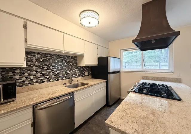 Homes for sale in Springfield, MA | 115 Jamestown Dr #115, Springfield, MA 01108 | MLS# 73515228