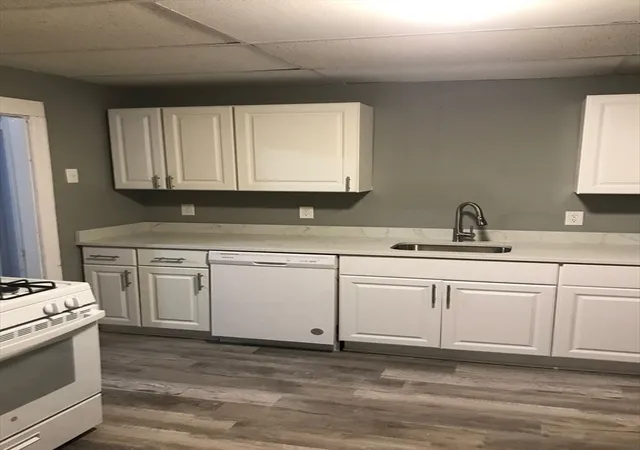 Photo 4 of Sale Pending at 135 Lafayette Sq, Haverhill, MA 01832 | MLS# 73537674 | Listing updated on 2026-10-07