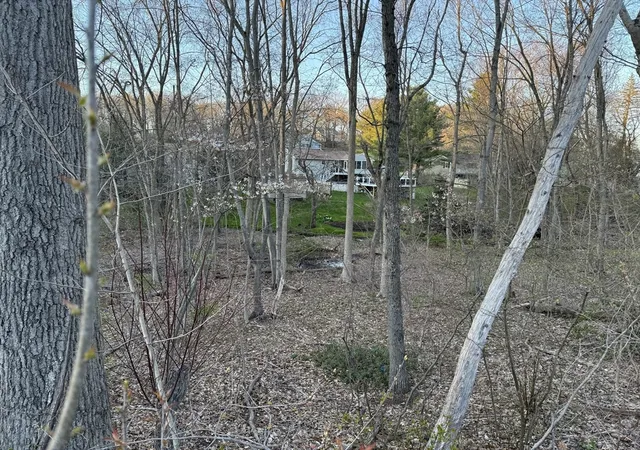 Photo 3 of Sale Pending at 5 Commonwealth Ave, Auburn, MA 01501 | MLS# 73244263 | Listing updated on 2025-11-13