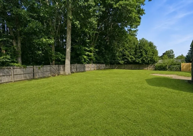 3rd image of 300 Newhouse St, Springfield, MA 01118 | MLS# 73557115