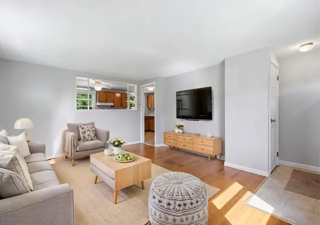5th image of 300 Newhouse St, Springfield, MA 01118 | MLS# 73557115