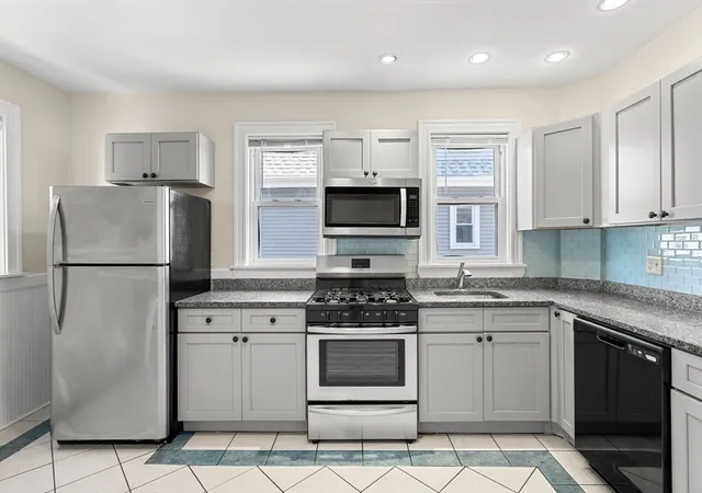 Homes for sale in Newton, MA | 987-989 Boylston Street, Newton, MA 02461 | MLS# 73546584