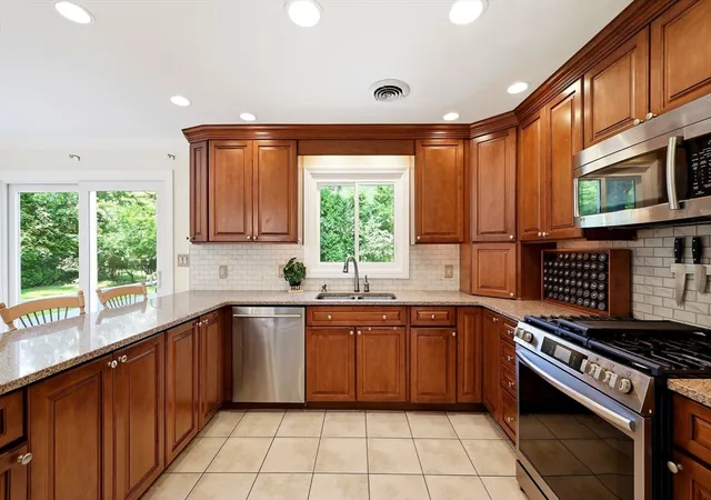 Photo 3 of Sale Pending at 78 Branch St, Longmeadow, MA 01106 | MLS# 73562443 | Listing updated on 2026-09-02