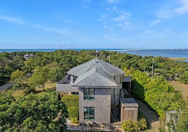 5th image of 76 Washque Ave, Edgartown, MA 02539 | MLS# 73472929